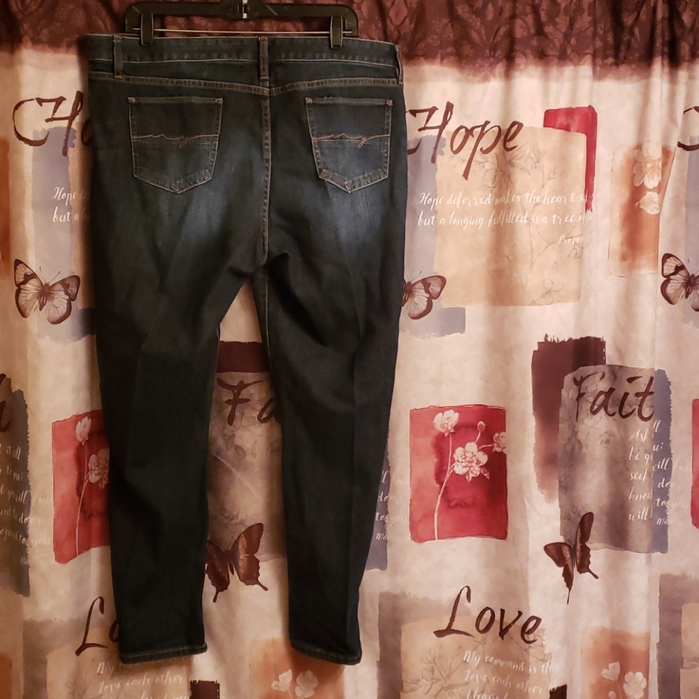 Jeans - Picture 2 of 3